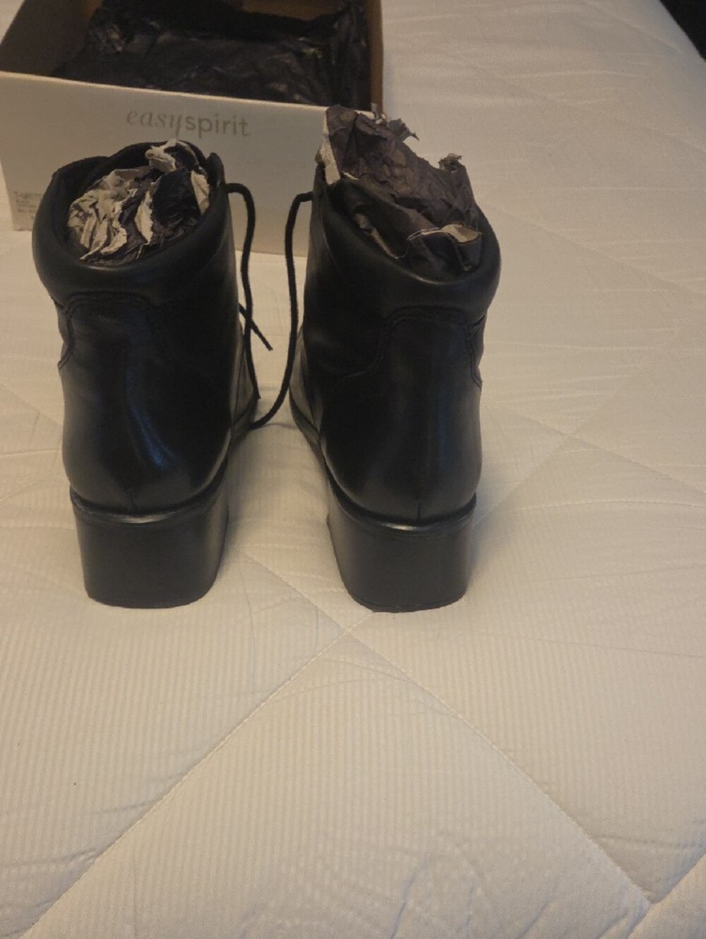 Easy Spirit Women's Black Leather Ankle Boots - Picture 3 of 3